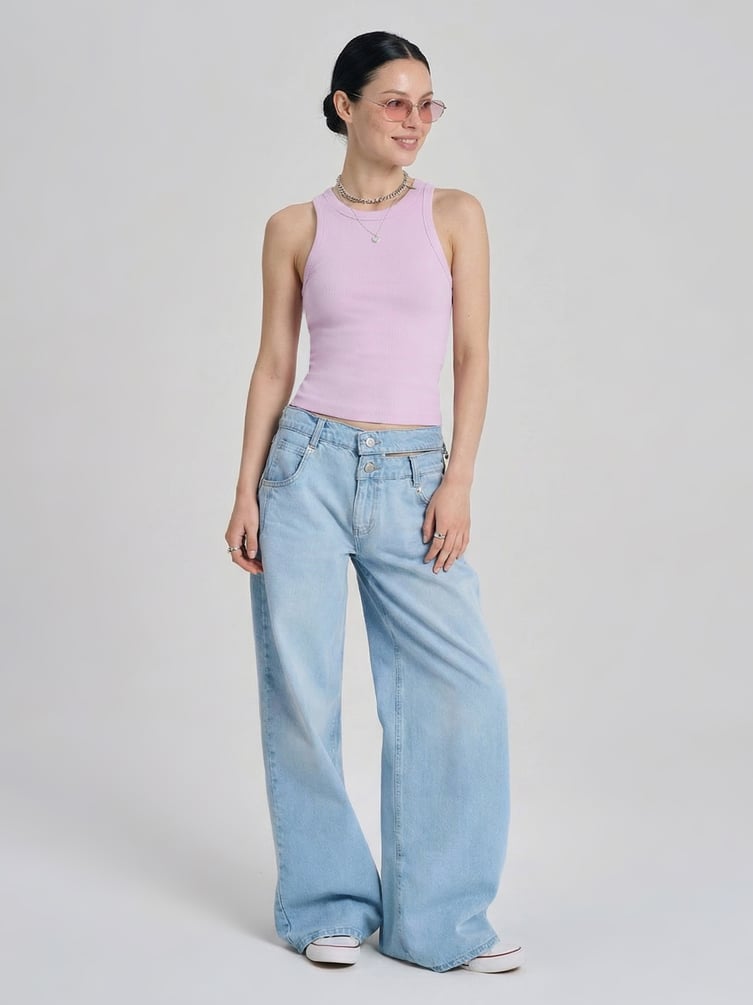 Майка на широких бретелях в рубчик