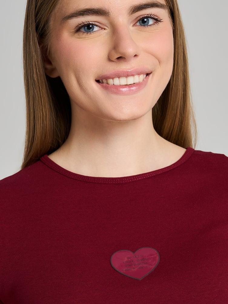 Футболка приталенная с надписью