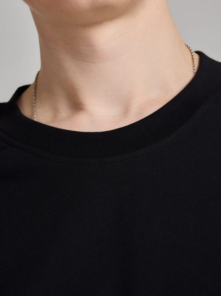 Футболка из хлопка с надписями на спине