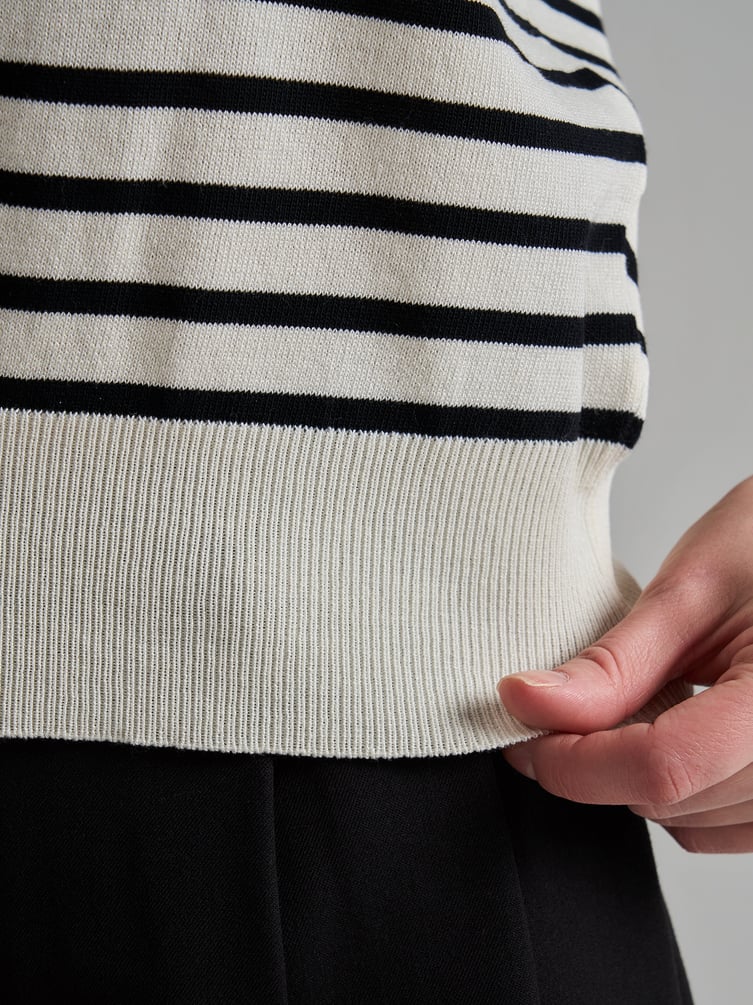 Джемпер трикотажный в полоску