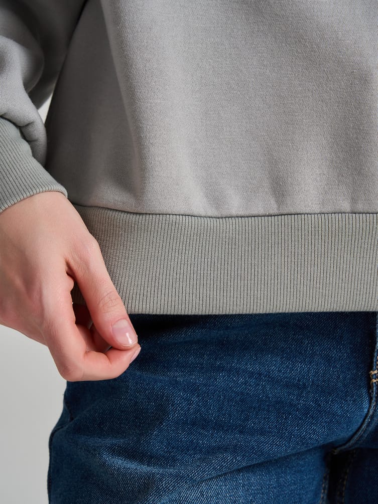 Толстовка теплая с полузамком с вышитой надписью