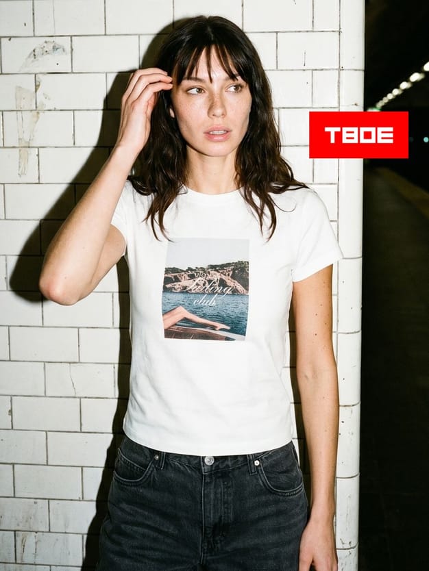 Футболка приталенная с летним принтом