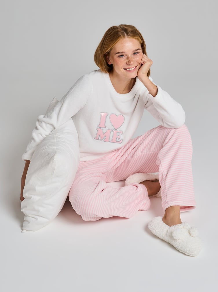 Пижама плюшевая с надписью и брюками