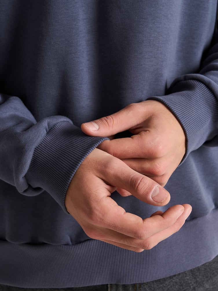 Утепленный свитшот с начесом