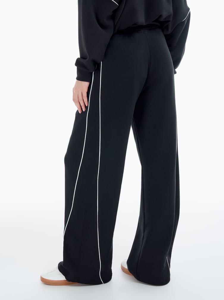 Спортивные брюки оверсайз с лампасами