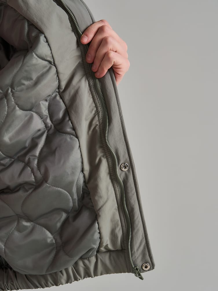 Куртка демисезонная с капюшоном