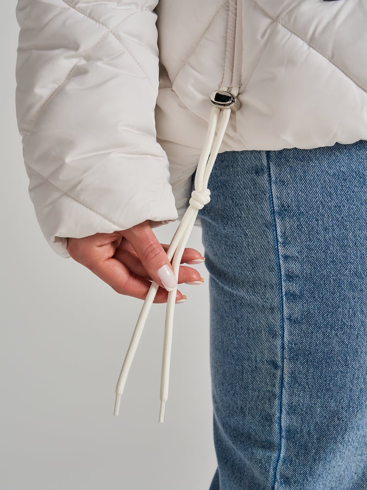 Куртка стеганая с капюшоном