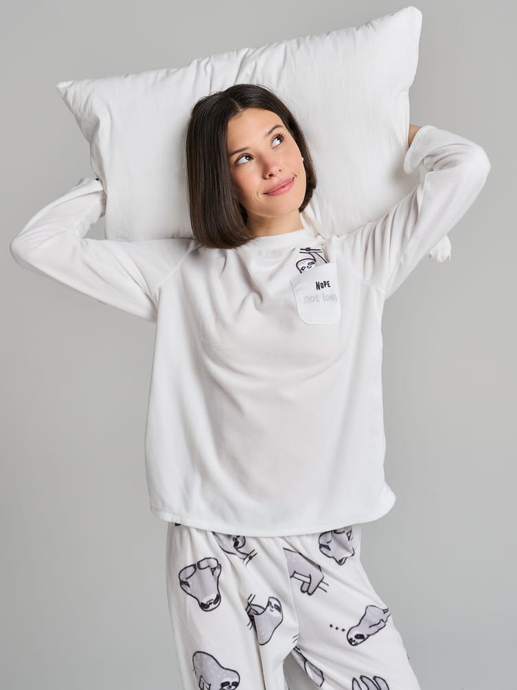 Теплая пижама с ленивцем и брюками