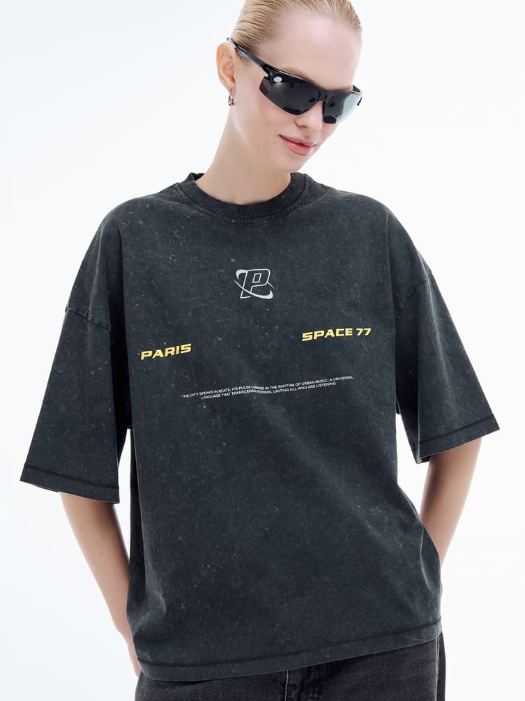 Футболка оверсайз с вареным эффектом и надписями