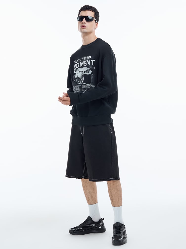 Свитшот оверсайз с принтом фотоаппарата