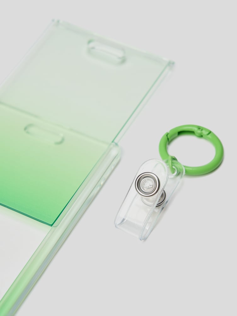 Бейдж пластиковый градиентом