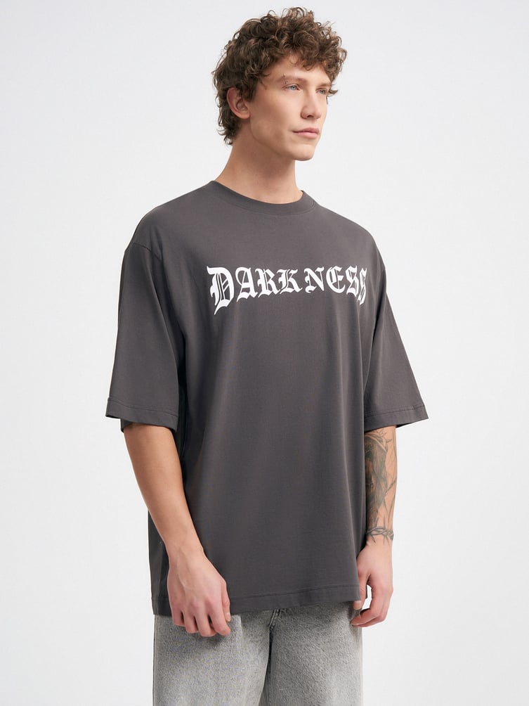 Футболка оверсайз с надписью Darkness