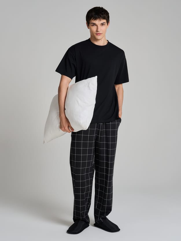 Пижама из хлопка с футболкой и брюками в клетку