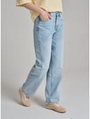Джинсы прямые со смещенными боковыми швами