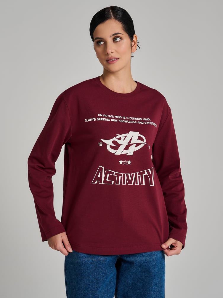 Лонгслив оверсайз с надписью на спине