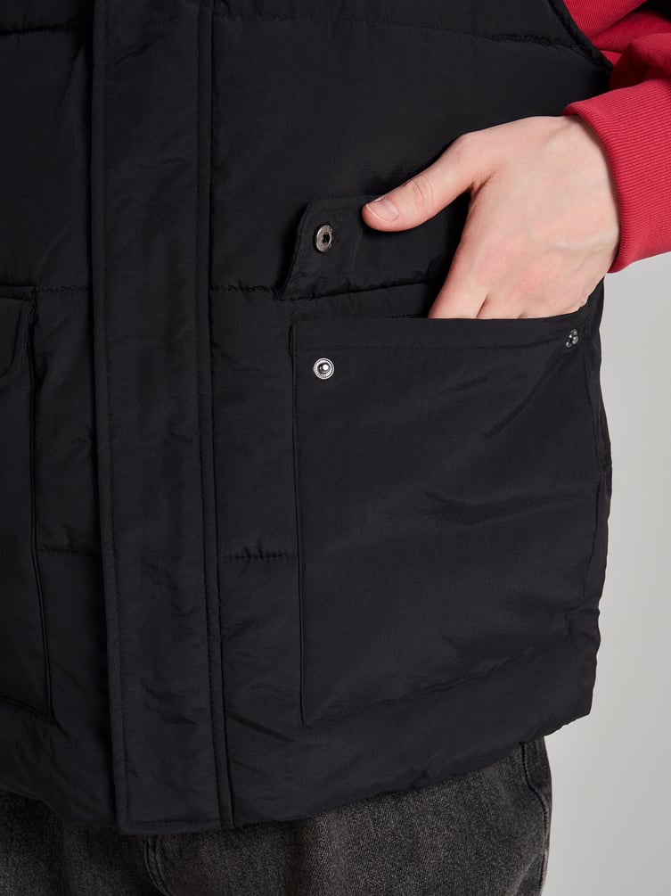 Жилетка стеганая на синтепоне