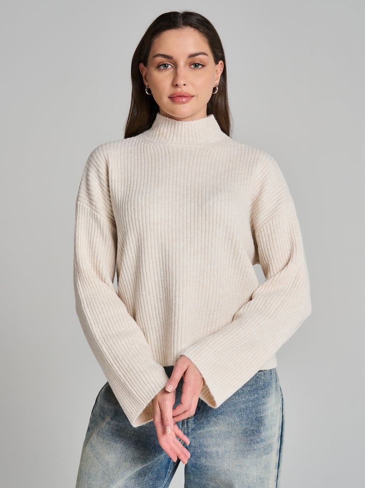 Свитер вязаный теплый