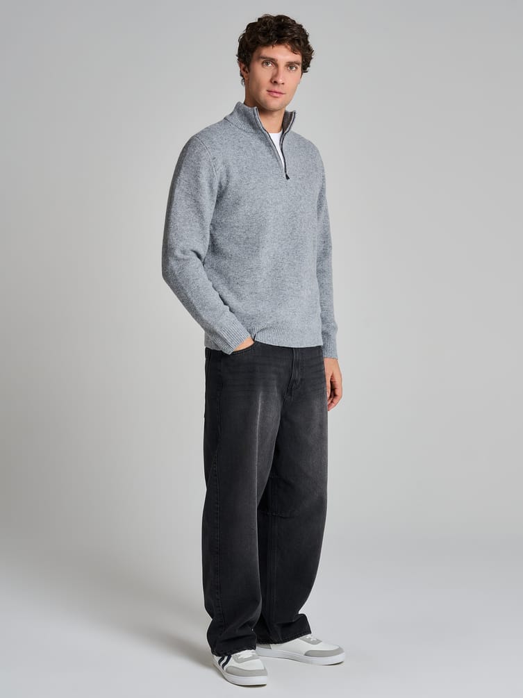 Свитер трикотажный с воротником и полузамком