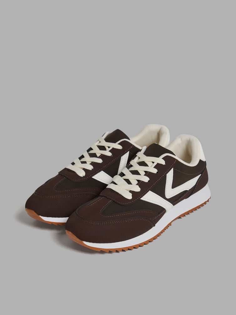 Кроссовки низкие спортивные