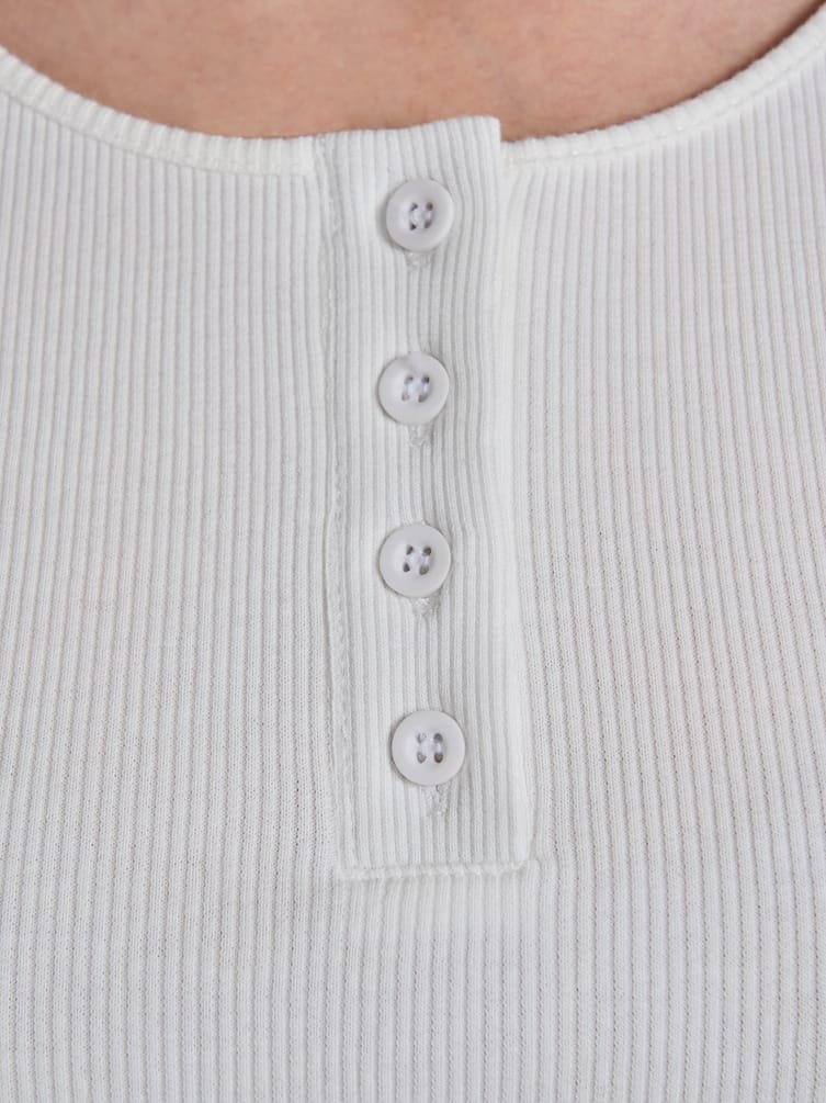 Футболка приталенная на пуговицах