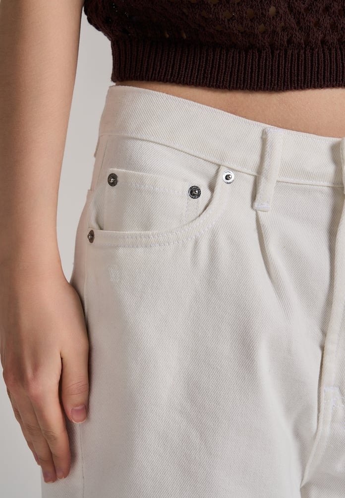 Джинсы момы высокой талией