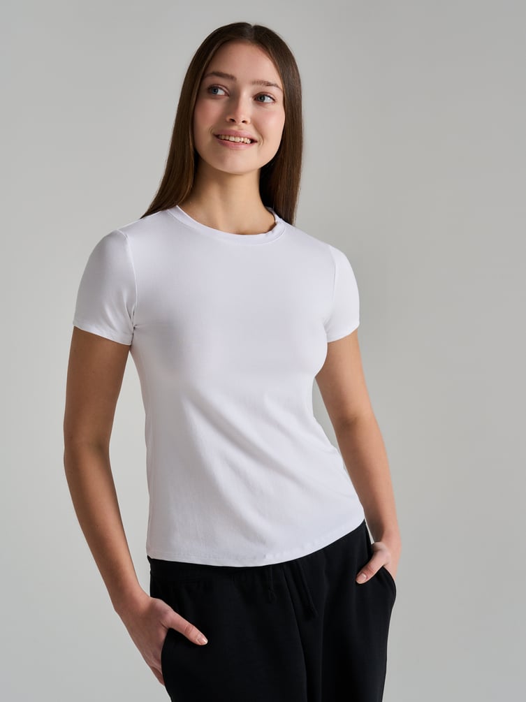 Футболка приталенная из вискозы