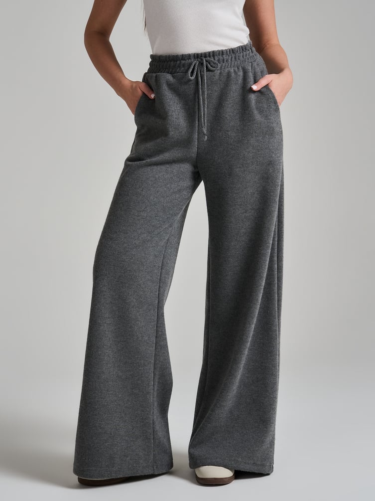 Брюки трикотажные широкие