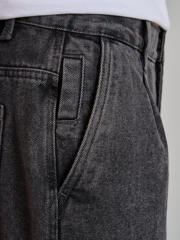 Зауженные джинсы бананы