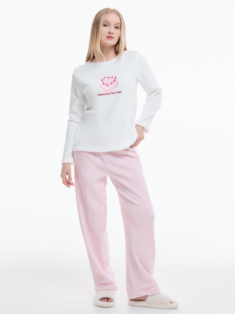 Плюшевая пижама с вышивкой и брюками
