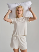 Пижама в рубчик с футболкой и шортами