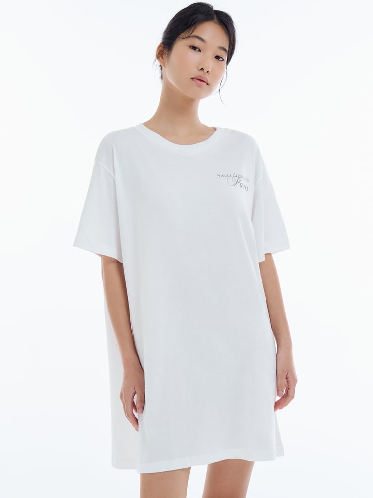 Ночная сорочка с надписью Sweet dreams in Paris