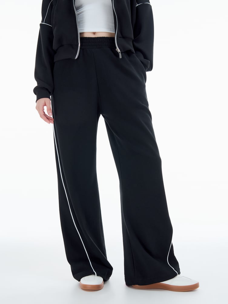 Спортивные брюки оверсайз с лампасами