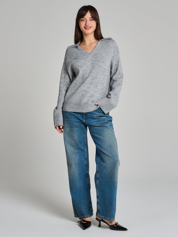 Вязаный пуловер с воротником