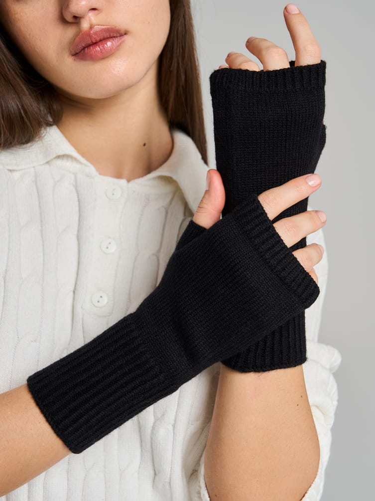 Перчатки с разрезам митенки