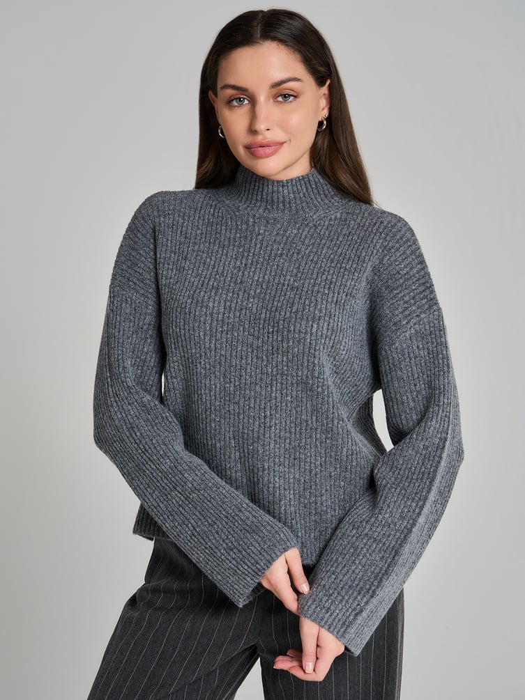 Свитер вязаный теплый