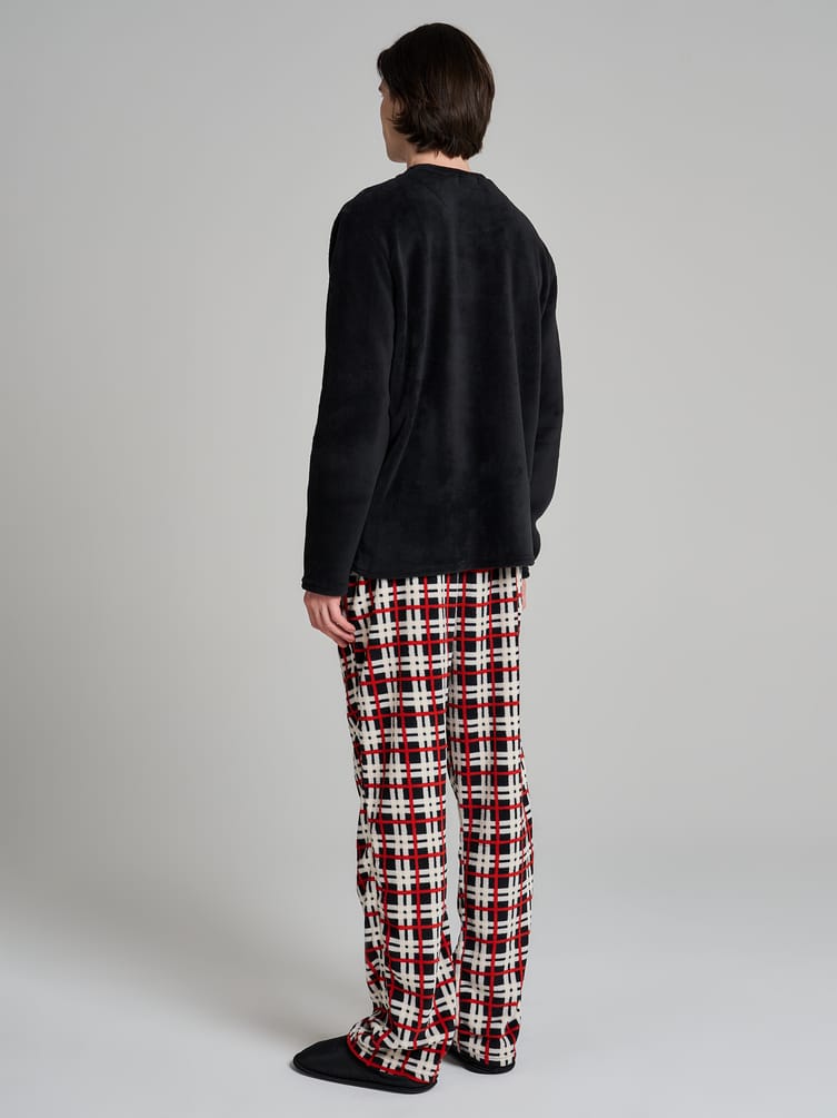 Пижама плюшевая с вышивкой и брюками