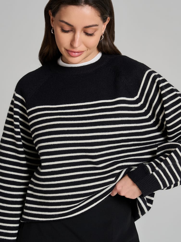 Джемпер трикотажный в полоску