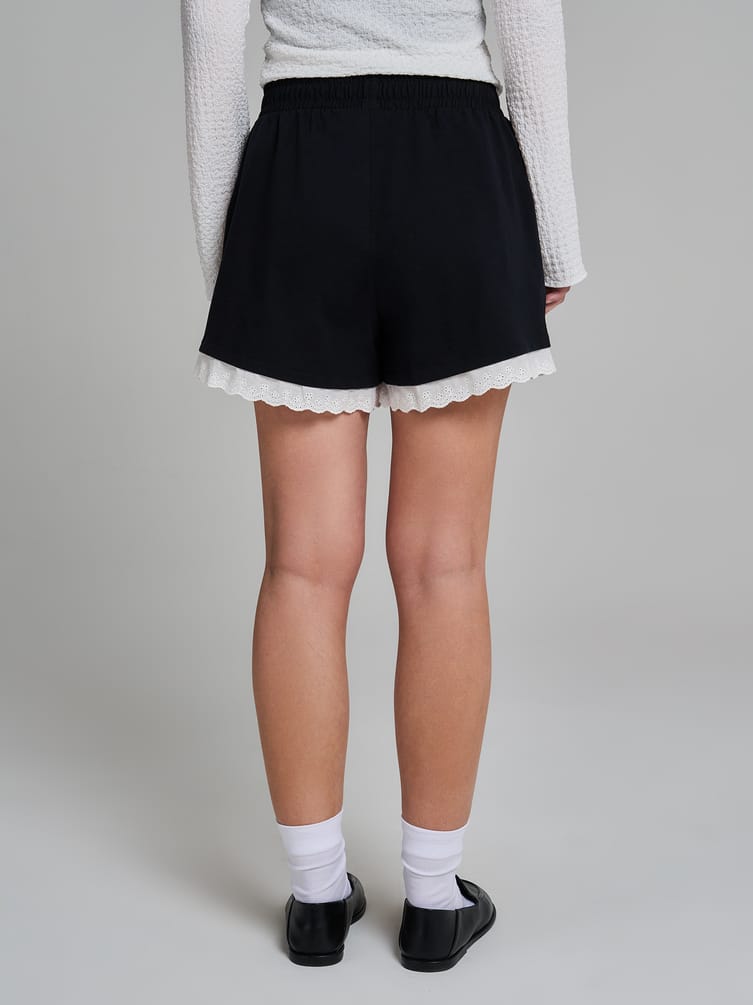 Шорты повседневные с кружевом