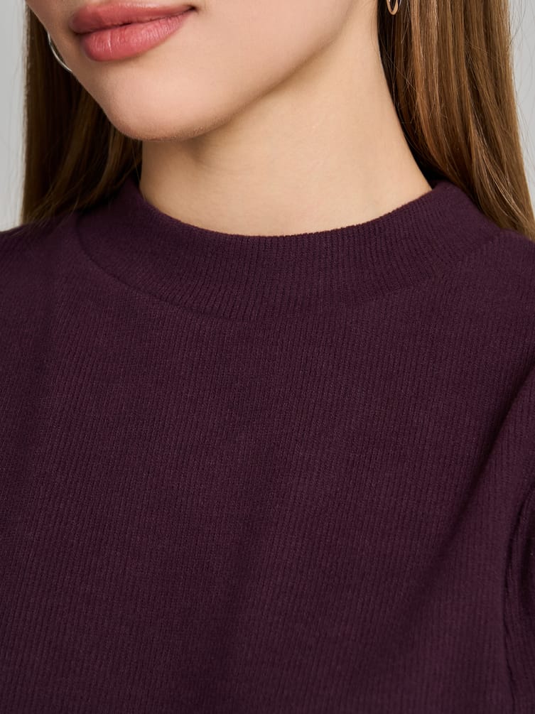 Укороченная футболка в рубчик