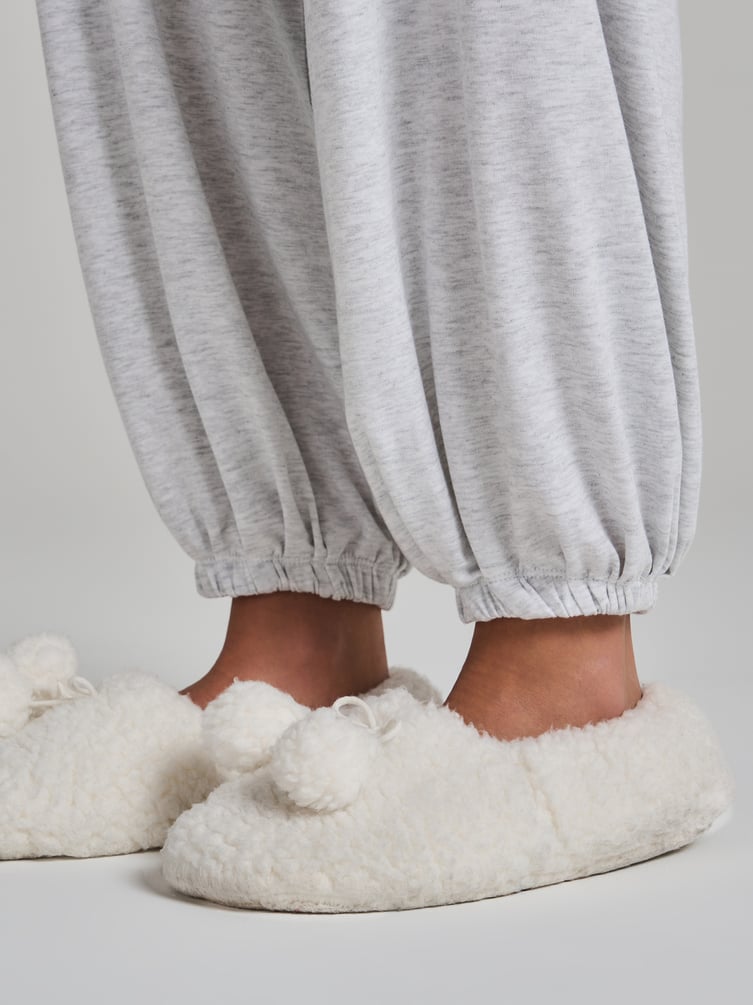 Пижама с кроп-топом и брюками