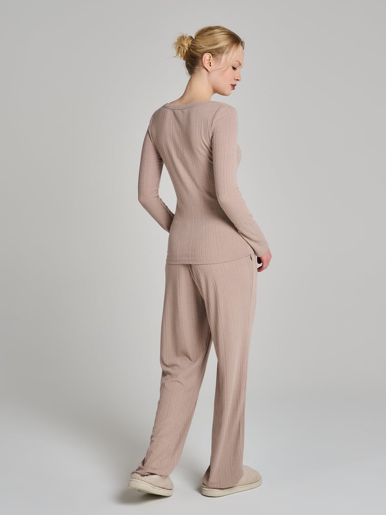 Пижама из вискозы с брюками