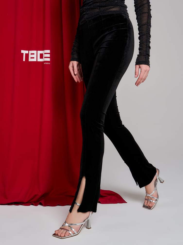 Брюки бархатные со стрелками и разрезами