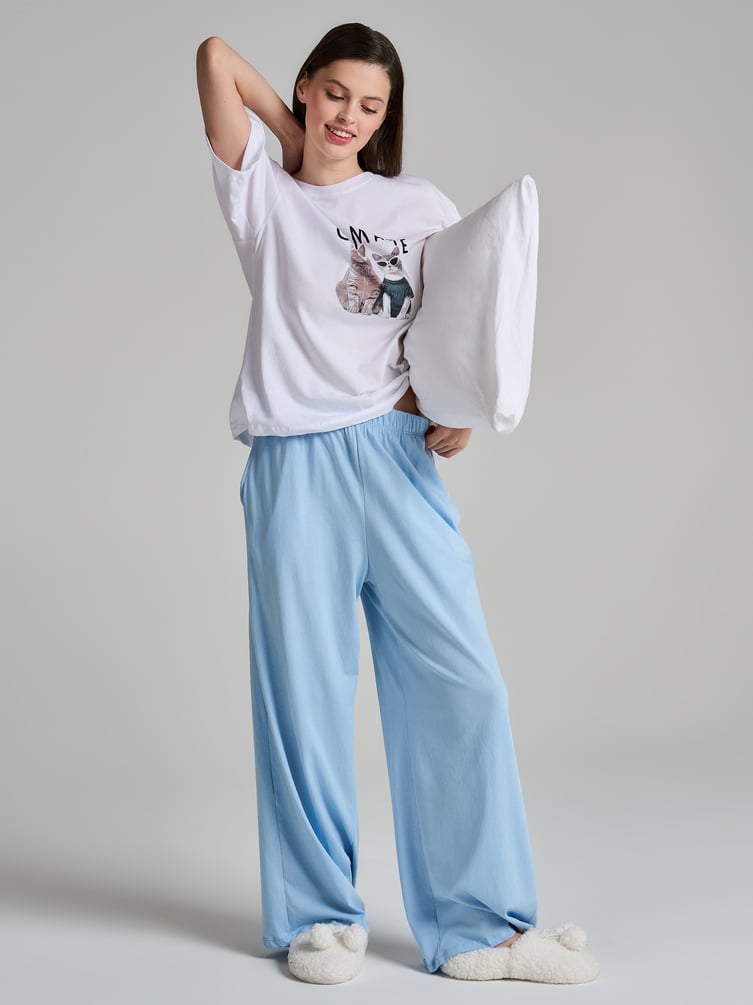 Пижама с принтом и брюками в полоску