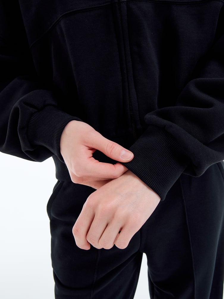 Утепленная толстовка бомбер с начесом