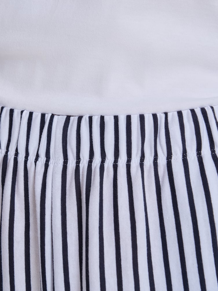 Пижама с футболкой и штанами в полоску