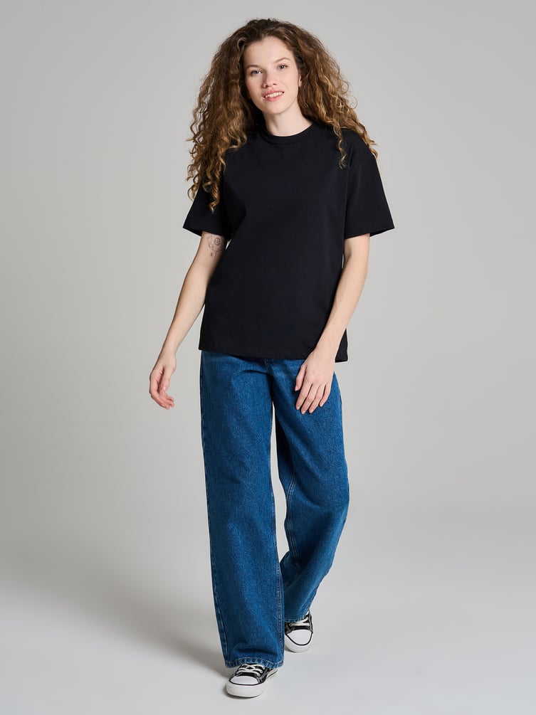 Футболка плотная с надписью на спине