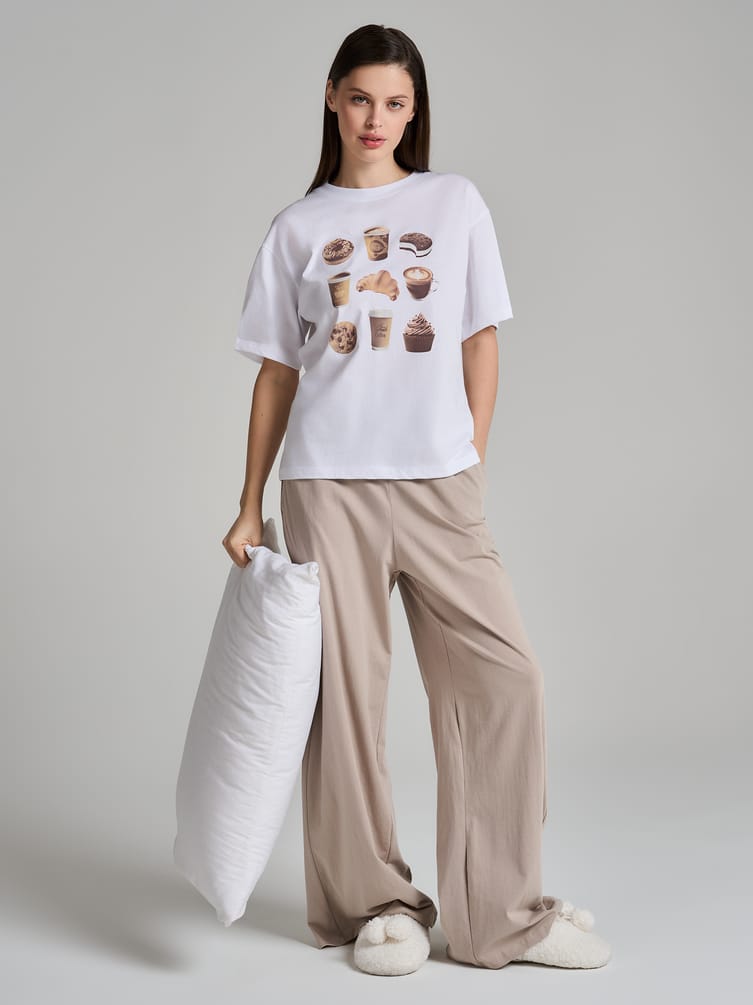 Пижама с принтом и брюками