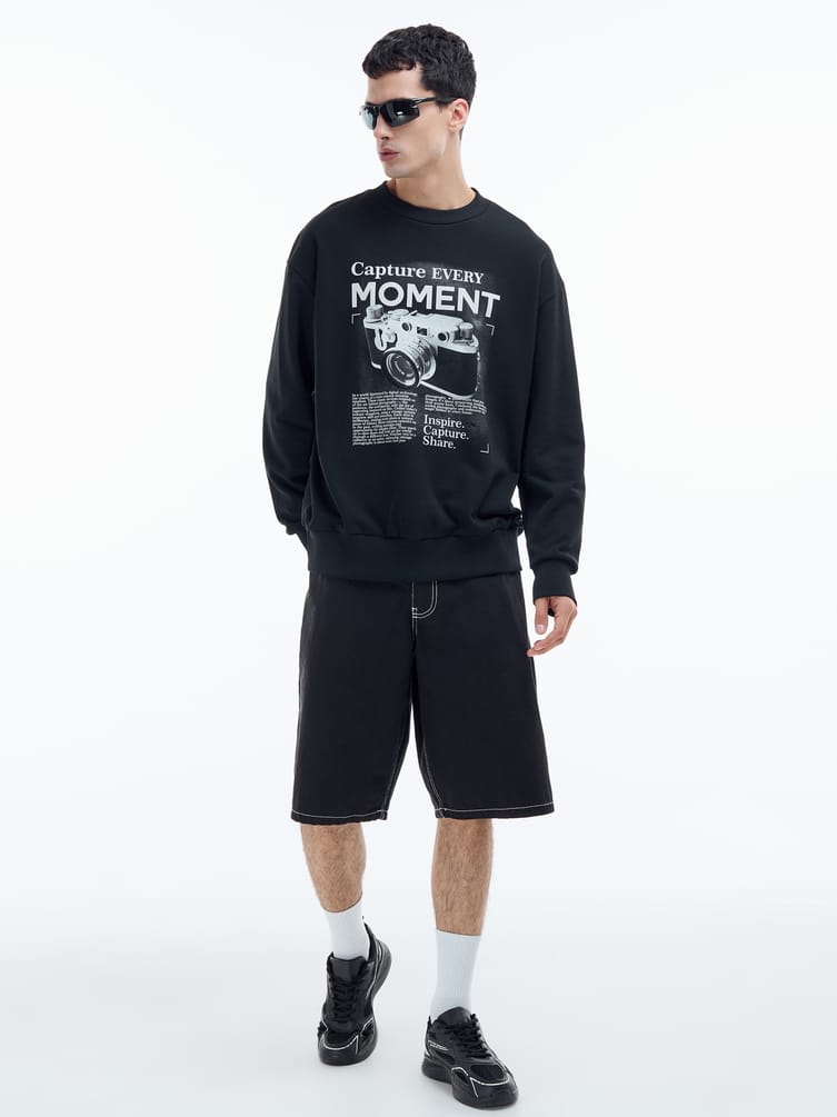 Свитшот оверсайз с принтом фотоаппарата