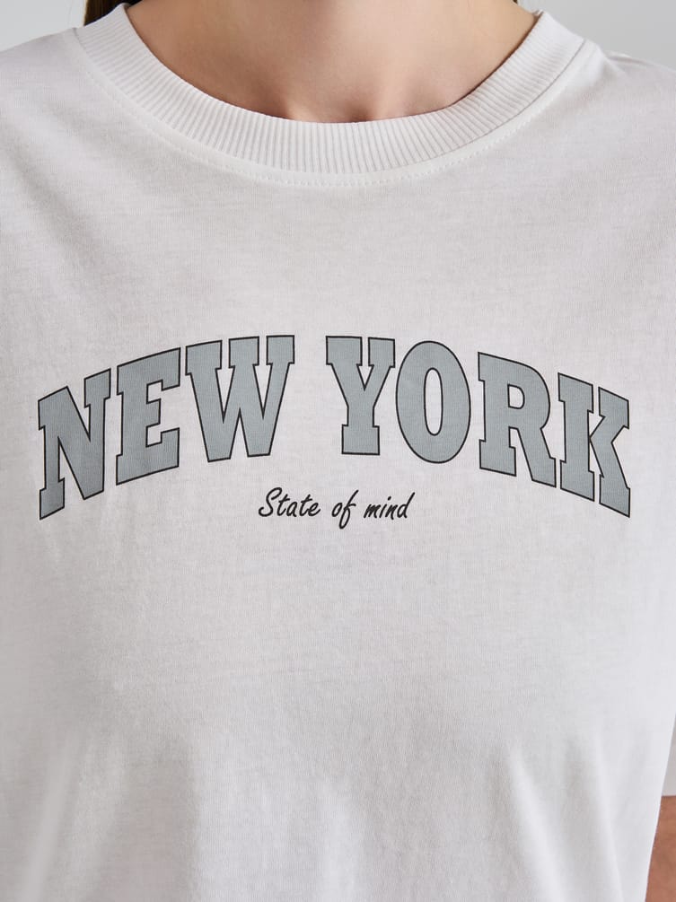 Пижама с надписью и брюками