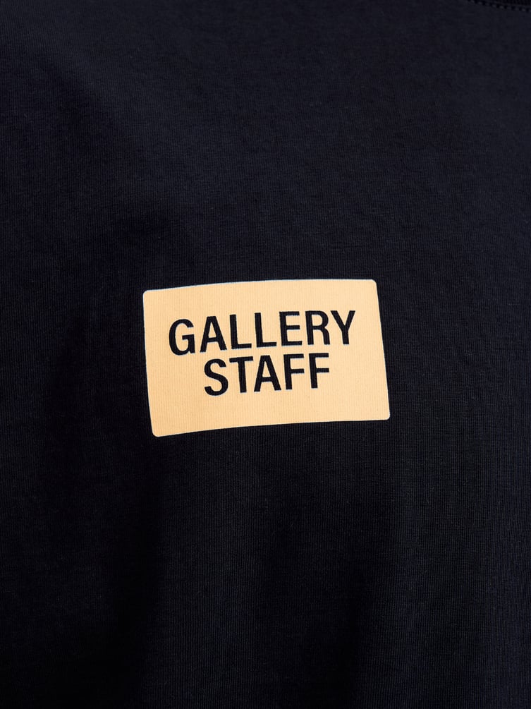 Футболка с принтом на спине